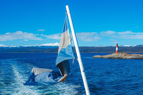 Ushuaia: Boat Trip to Isla Martillo: Penguins in the Beagle Channel Ushuaia: Navigation to Martillo Island: Penguins along the Beagle Channel