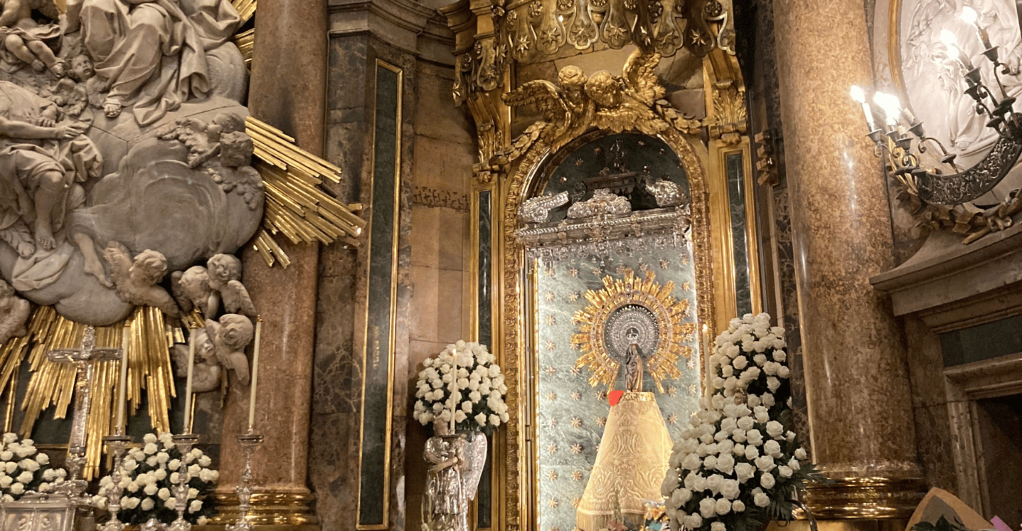 Basilica del Pilar and its museum - Housity