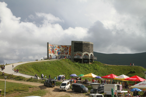 Tbilisi: Kazbegi Day Tour with Honey Tasting & Monasteries