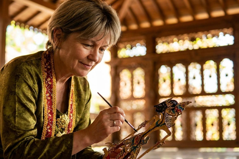 Yogyakarta: Wayang Show, Carving, and Painting Experience