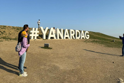 火与能量之地：火神殿、燃烧的山和 I LOVE BAKU 照片体验火与能量之地：火焰寺、燃烧的山脉和 I LOVE BAKU 摄影体验