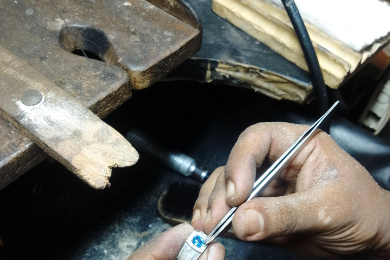 Kandy Traditional Jewelry making with gem cutting experience