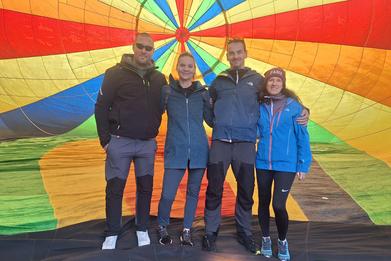 From Prague: Balloon ride with Champagne & Picnic