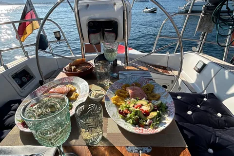 Alcudia: Romantische zeiltocht met diner voor 2