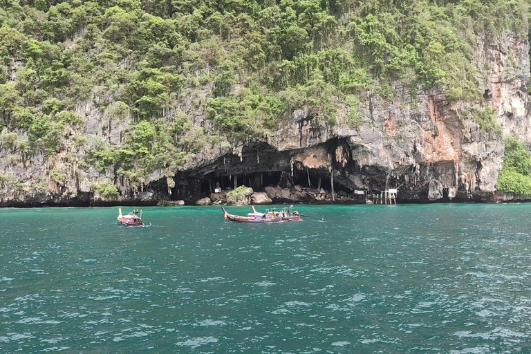 Phi Phi Islands: Shark Snorkeling Phi Phi Islands: PRIVATE VIP Shark Snorkeling - 4h