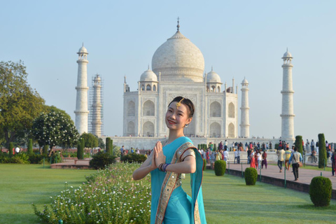 From Delhi: Private Taj Mahal, Agra Fort & Baby Taj Day Trip AC Car + Tour Guide + Monuments Tickets.