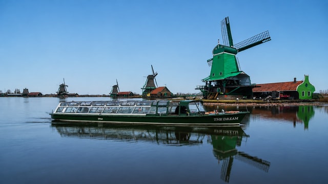 Zaanse Schans: Windmill Boat Cruise with Free Drink