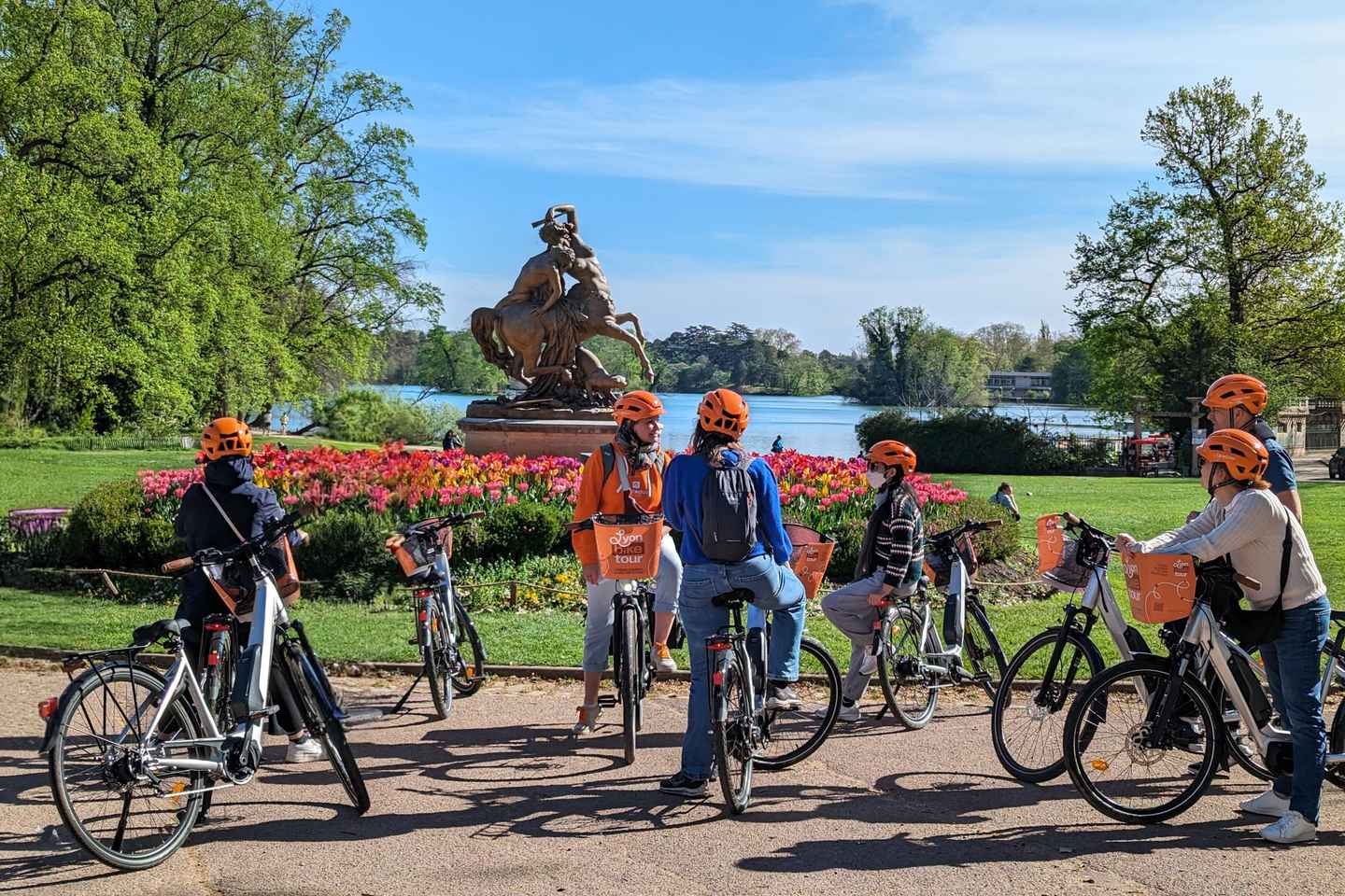 Lyon: 2-Hour Electric Bike Tour with a Local Guide - Lyon: 2-Hour Electric Bike Tour in French