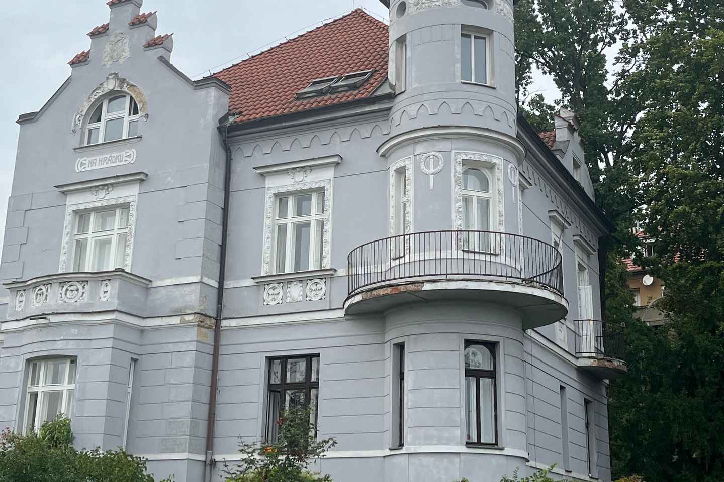 Prague’s secrets of famous lovers. Romantic walking tour