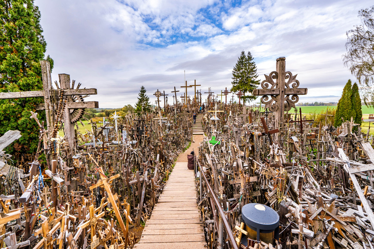 From Riga: Hill of Crosses, Bauska, Rundale Full-Day Trip