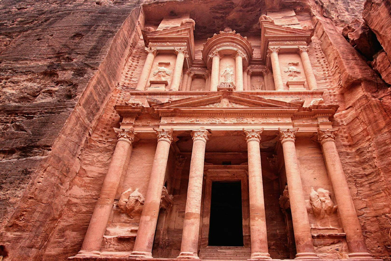 من عمّان: شهر عسل في الأردن لمدة 4 أيام مع رحلة رومانسية