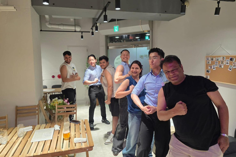 Kyoto: Muscle Bar Entry Ticket Night Show with Macho in Gion 【Value Set】Entry Ticket with 2 Drinks and 1 Performance