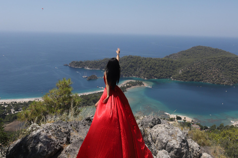 Fethiye: Privé fotoshoot in de buitenlucht met vervoer van het hotelFethiye: Privé fotoshoot in de buitenlucht bij zonsondergang met lange jurk