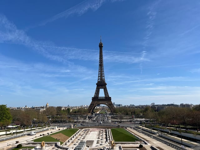 Eiffel Tower Entry: Summit or 2nd Floor with Audioguide