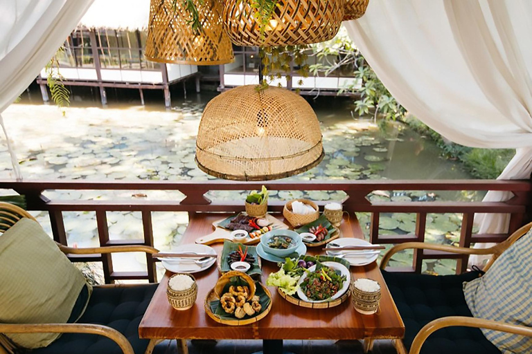 Vientiane Prefecture: City Walking Tour with Missions 4 hours walking Tour