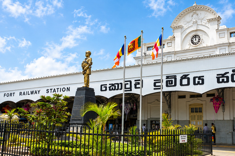 Colombo - Kandy Reserved Train Tickets with Snacks & Drinks Kandy to Colombo Scenic train Journey with Snack Pack
