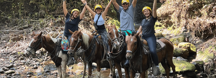 La Fortuna : Randonnée à cheval sur la rivière Arenal