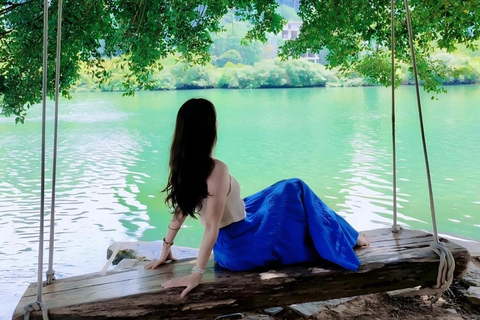 Guilin: Reed Flute Cave & Yangshuo Rafting Private Day Tour Guilin: Reed Flute Cave and Yangshuo Rafting No Tour Guide