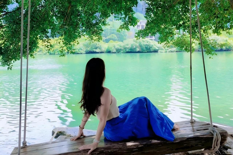 Guilin: Reed Flute Cave & Yangshuo Rafting Private Day Tour Guilin: Reed Flute Cave and Yangshuo Rafting No Tour Guide
