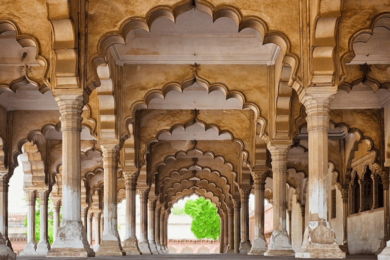 Desde Delhi: Visita al Taj Mahal y Agra en el tren expreso GatimaanTren de 1ª clase con coche, guía, entradas y almuerzo