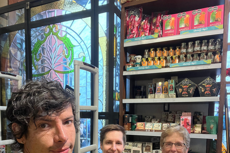 Bogotá: Real City Life & Cultural Districts Group Tour