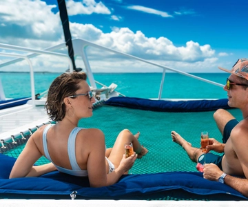 Providenciales: Half-Day Catamaran Sailing Trip with Snorkel