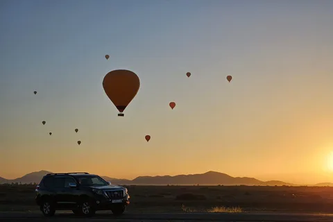 Marrakech: zbor cu balonul cu aer cald cu vedere la munții Atlas și mic dejun berber