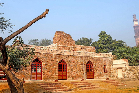 Delhi: Arkeologisk park i Mehrauli med upphämtning från hotellDelhi: Mehrauli Archaeological Park Tour med upphämtning från hotell