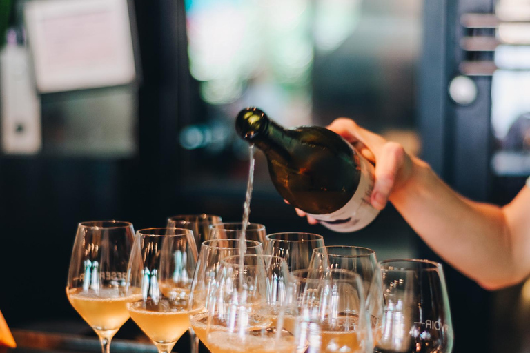 Montréal: Women in Wine Tour with Tastings and Snacks