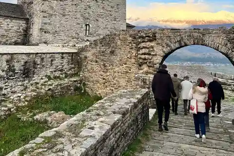 Blue Eye & Gjirokaster: 4x4 Tour with Bazaar Lunch