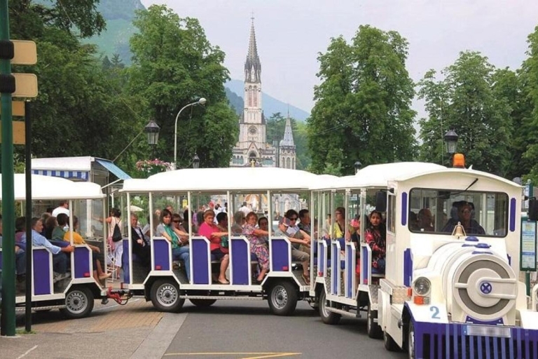 Lourdes Pass: 2 Museums to Visit and the Little Train Lourdes Pass : 2 Musées à visiter et le Petit Train