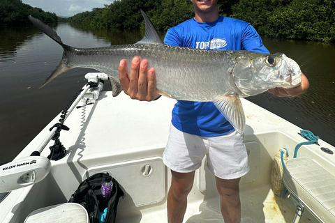 San Juan: Tarpon Fishing Charter with Guide