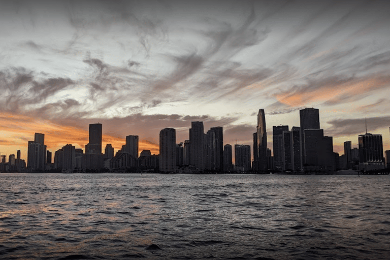 Miami: 90-Minute Sunset Cruise with the Mojito Bar on Board