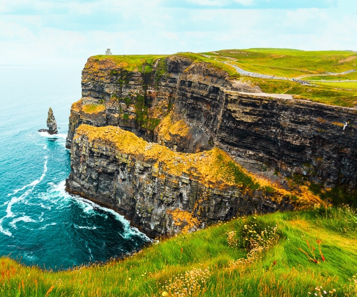 Fra Dublin: Cliffs of Moher, Burren og Galway City Day Tour