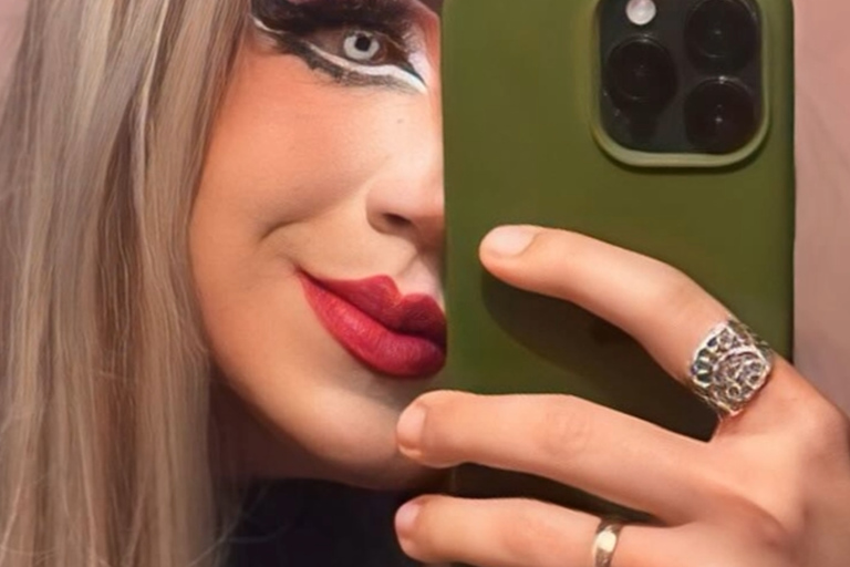 巴亚尔塔港变装皇后体验