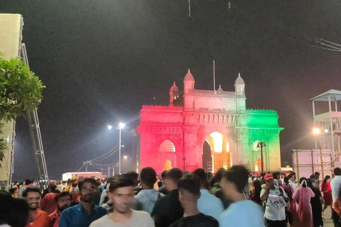 Mumbai: Melhor passeio turístico privado pela vida noturna com comidaMumbai: Melhor passeio turístico privado pela vida noturna com um morador local