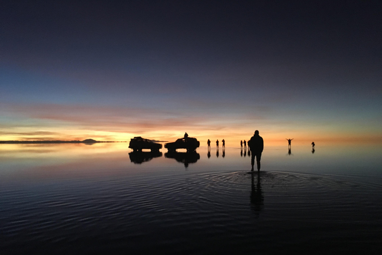 Uyuni: 3-Day Salt Flats Tour with Red Lagoon & Geysers