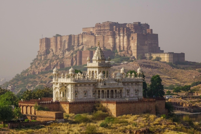Desde Jodhpur: Recorrido turístico de un día por Jodhpur en cocheTransporte privado en Ac, guía turístico en directo y entradas a los monumentos