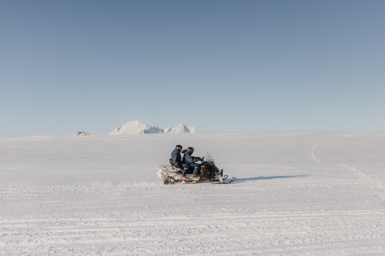 Reykjavik: Tour in motoslitta del ghiacciaio Langjökull e sorgente termale