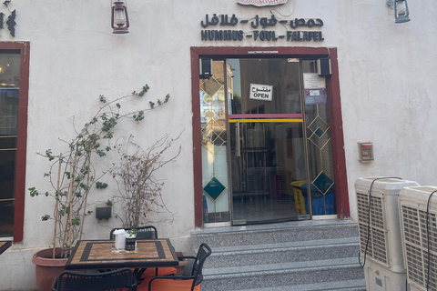 Doha: Souq Waqif Traditional Food Tour with Skyline Views