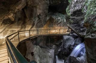 Ab Mailand: Zug zum Comer See, Bellano-Schlucht & BAC-Museen