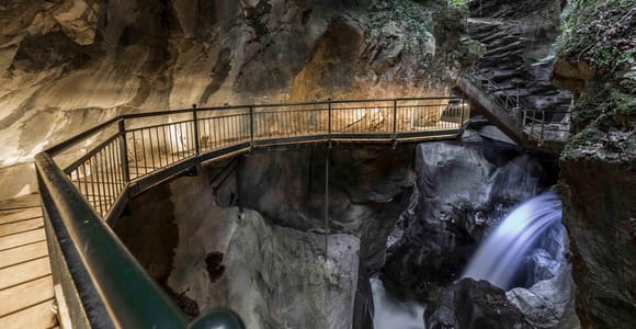 From Milan: Lake Como Rail Trip, Bellano Gorge & BAC Museums