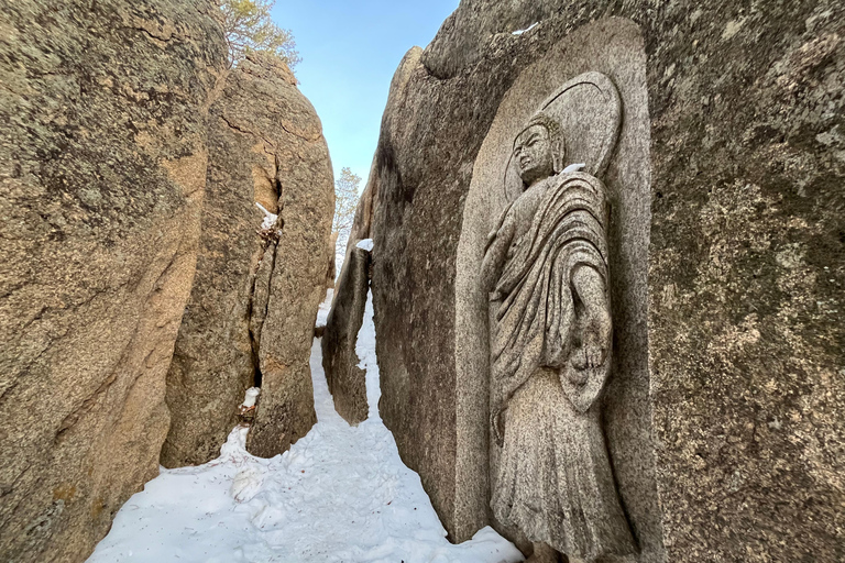 Aglag Temple: Hike to Garid Peak and rocky outcrops