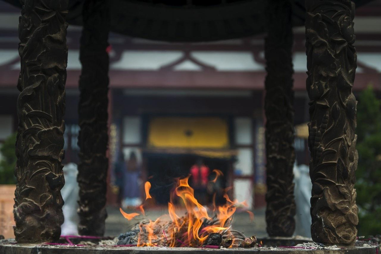 Daci'en Temple Entry Ticket( offering incense blessings) Admission + Burning Incense for Blessings