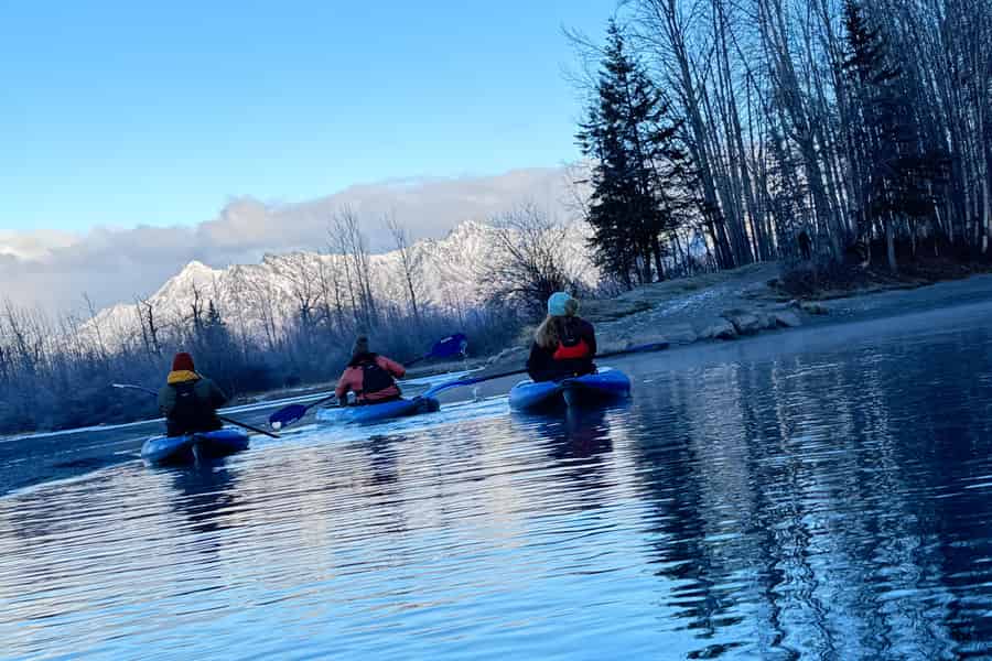 Alaska: Kajak-Erlebnis bei kaltem Wetter. Foto: GetYourGuide