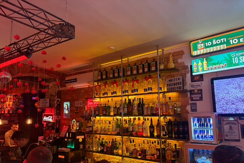 Riga: 2 in 1 - Old Town Walking Tour & Pub Crawl