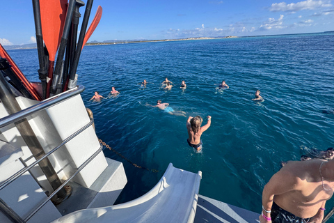 Ibiza: Formentera Boat Trip with Food, Drinks, & Bike Tour All- Inclusive Boat&Bike Tour in Formentera I Origin Edition
