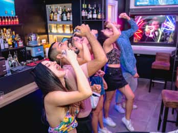 Roma: tour guidato dei bar con drink e storia oscura