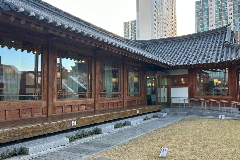 Seoul: Oriental Medicine Healing Half day Tour Seoul: Oriental Medicine, Massage Tour, and Largest market