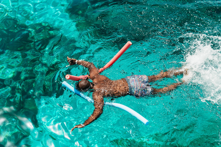 Malta: viagem à lagoa azul, praias e baías de catamarãViagem de catamarã Sea Breeze - 5/6 horas